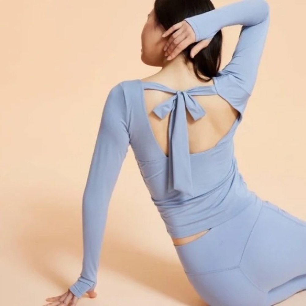 Blogilates Women's Love Story Long Sleeve Top with bow back Size XS NEW